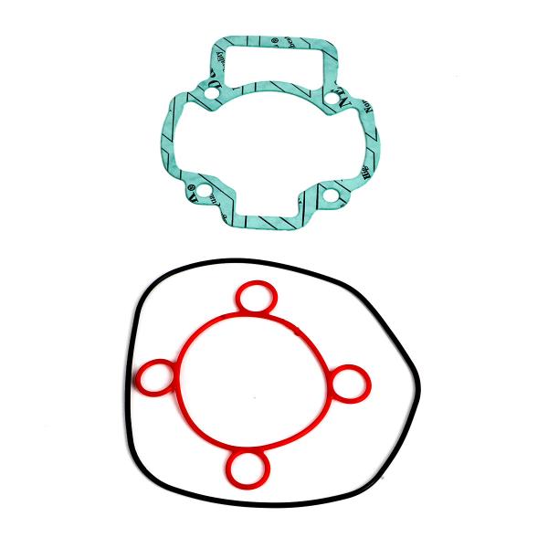 JOINT HAUT MOTEUR SCOOTER ADAPT. PIAGGIO JOINT HAUT MOTEUR SCOOT ADAPTABLE PIAGGIO 50 NRG 2000>/GILERA 50 RUNNER 2000>. DNA/APRILIA 50 SR LIQUIDE/DERBI 50 GP1 2000> (POCHETTE)