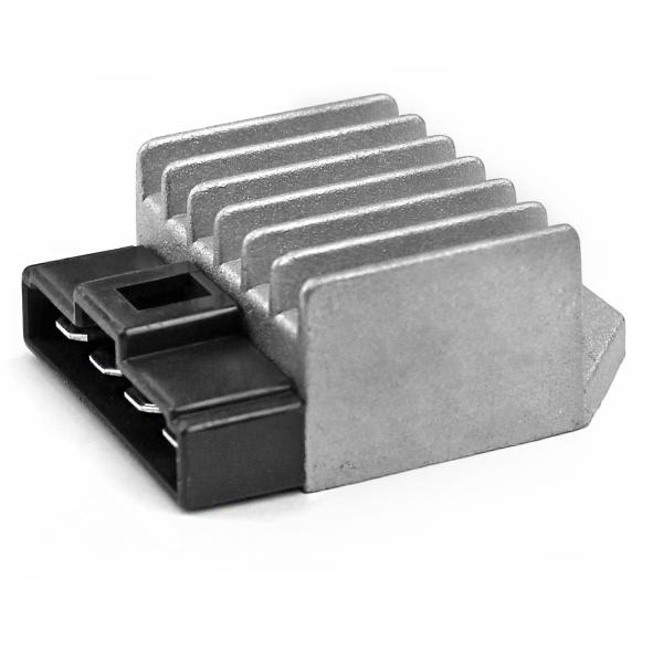 REGULATEUR DE TENSION SCOOTER ADAPT.  MBK 50 BOOSTER 1990-2003. NITRO 1997-2003 / YAMAHA BWS 1990-2003. AEROX 1997-2003 / MALAGUTI F10 1992-2002. F12 1994-2002 (OEM : AP8212540/AP8212799/02601100/2727