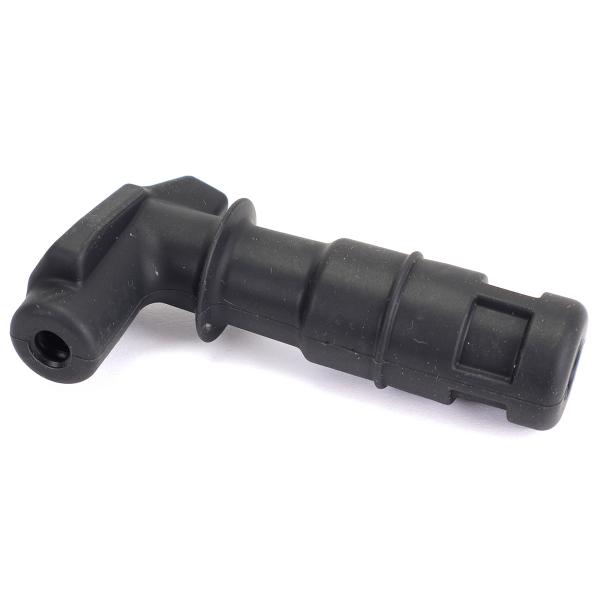 ANTIPARASITE / CAPUCHON DE BOUGIE SCOOTER ADAPT. PIAGGIO 125 FLY. VESPA LX. PRIMAVERA. VESPA-S. SPRINT. LIBERTY (MOTEUR 3 SOUPAPES) (OEM : 642200)