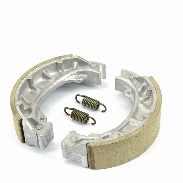 MACHOIRE DE FREIN ARRIERE ADAPT. PEUGEOT 50 LUDIX AV ET AR. TKR . TREKKER . VIVACITY . TWEET. KISBEE . 125 TWEET / KYMCO 50 DINK. HEROISM. TOP BOY / SYM 50 JET / LVNENG GENER / GY6 50CC 4T  (Ø110 X 25