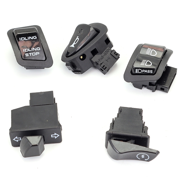 KIT COMMODO / COMMUTATEUR DROIT ET GAUCHE  MAXISCOOTER ADAPT. HONDA SH 125 2014-2016 / SH 150 2013-2016