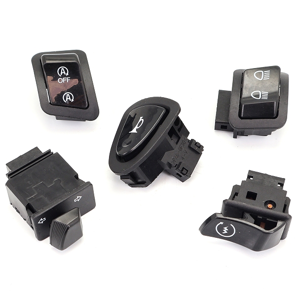 KIT COMMODO / COMMUTATEUR DROIT ET GAUCHE  MAXISCOOTER ADAPT. HONDA SH MODE 125 2022