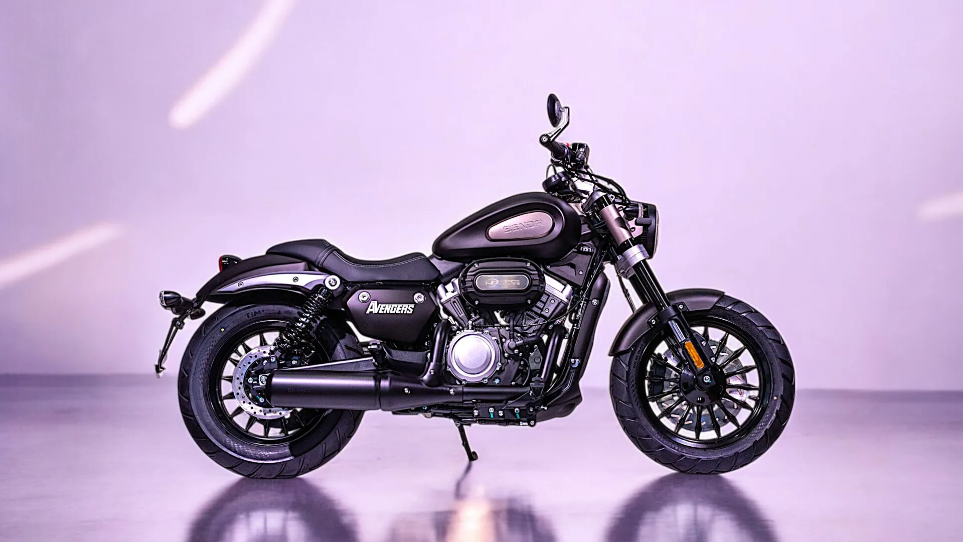 BENDA 125CC Avengers noir mat - La moto 125 custom design