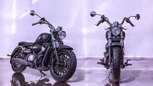 Moto 125cc MAGPOWER V-LEGENDERS noir mat – vue avant