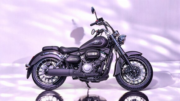 Moto 125cc MAGPOWER V-LEGENDERS noir mat – vue droite