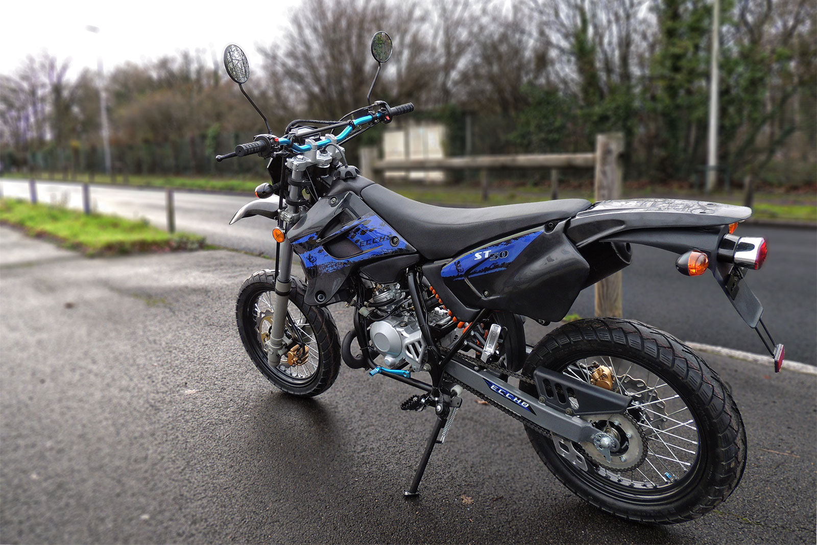 Moto Eccho 50 Supermotard STM 50 bleue