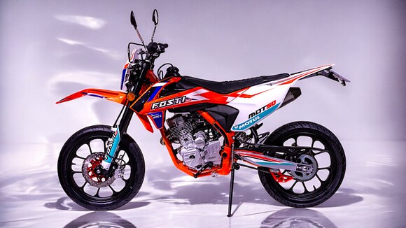 Moto 50cc Supermotard FOSTI 50 Orange – vue gauche
