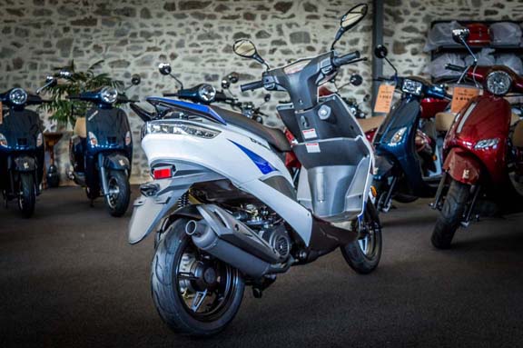 Scooter 50 TNT BOSTON 12 pouces Blanc Bleu