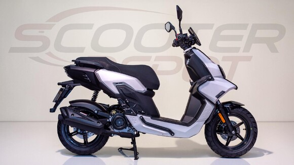 Scooter 50cc TNT MOTOR ESCAPE blanc – vue droite