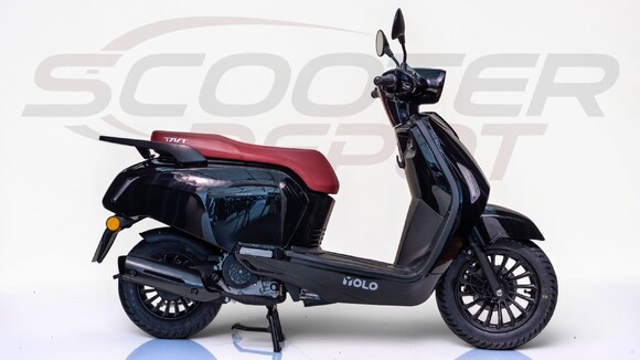 Scooter 50cc TNT YOLO 10-12 pouces NOIR  – vue droite