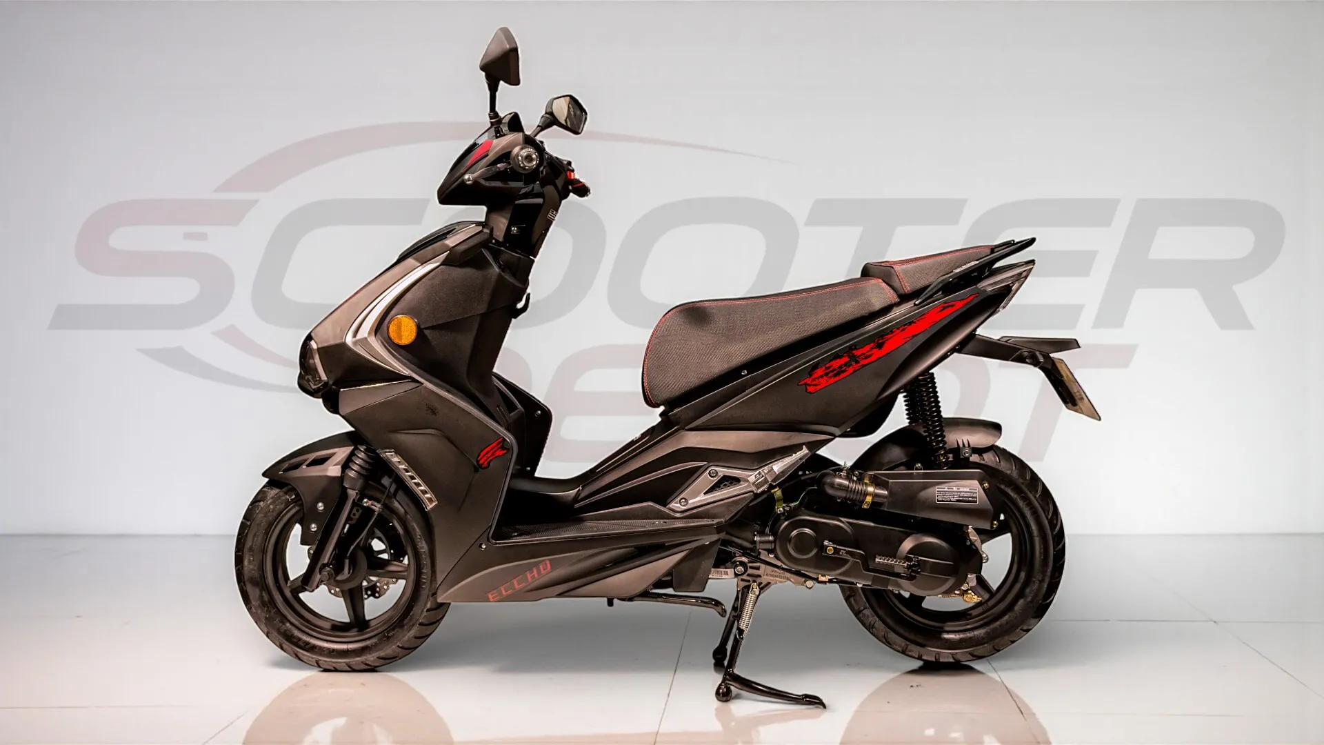 ECCHO FAST BLACK II – Le scooter 50 sportif au style racing