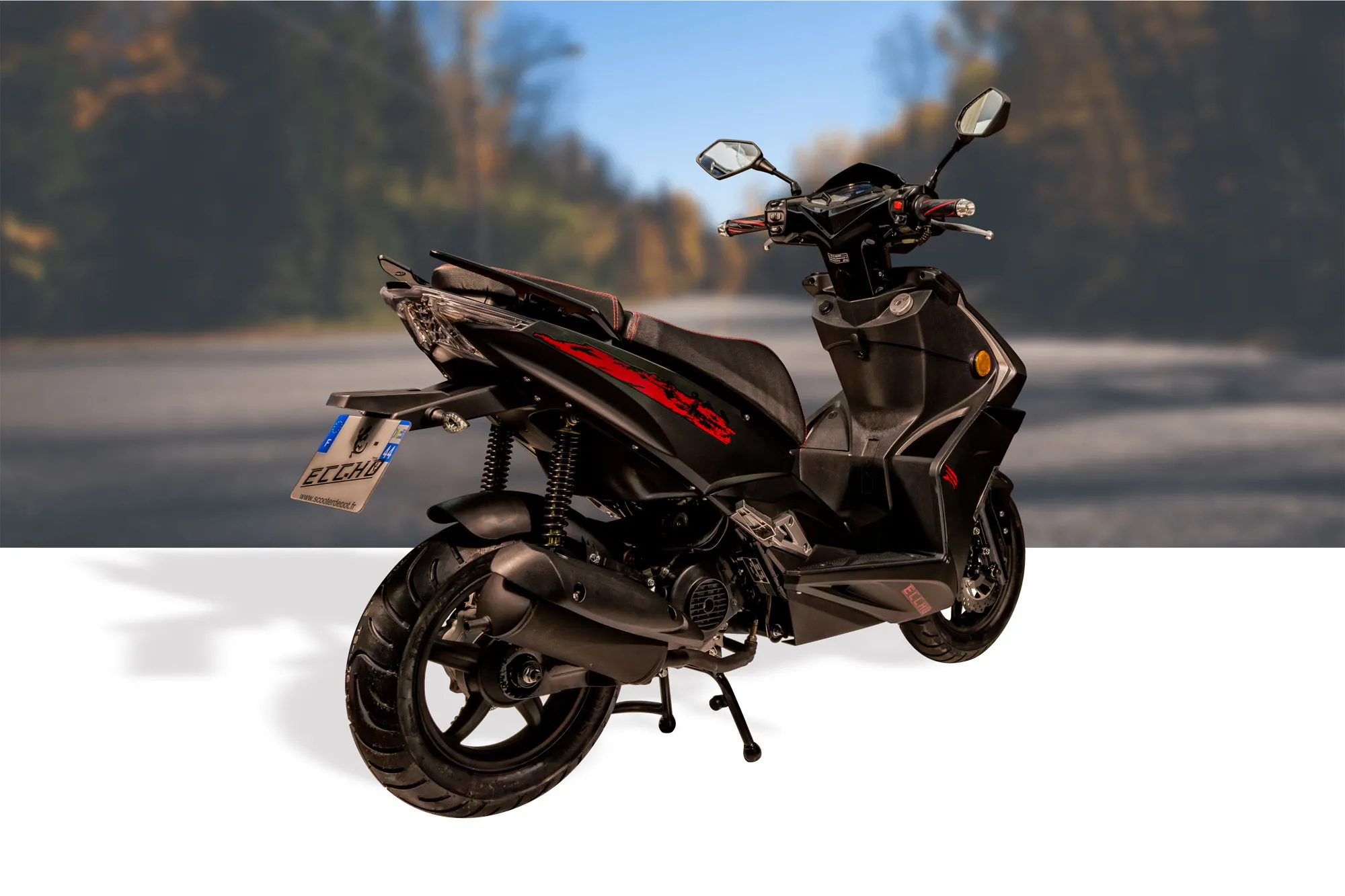 ECCHO FAST BLACK II – Le scooter 50 sportif au style racing