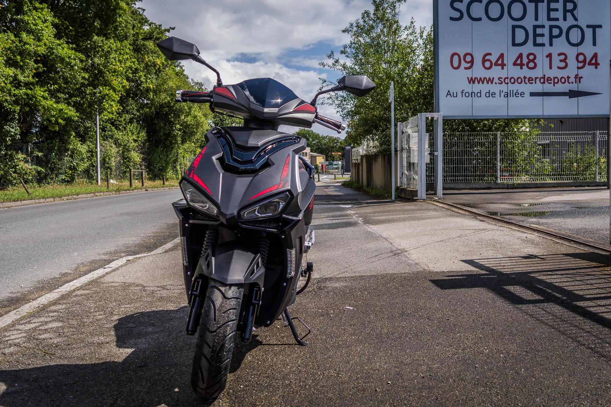 ECCHO FAST BLACK II – Le scooter 50 sportif au style racing