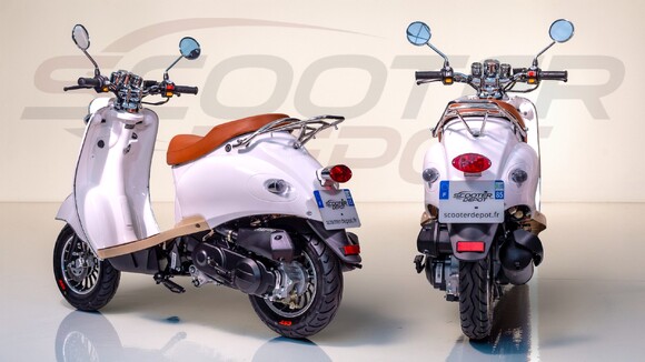 Scooter 50cc vintage RETRO blanc – vue arriere