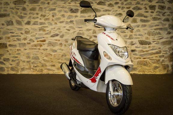 Scooter 50 Vastro R-ONE BLANC