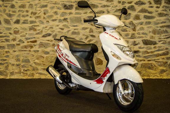 Scooter 50 Vastro R-ONE BLANC