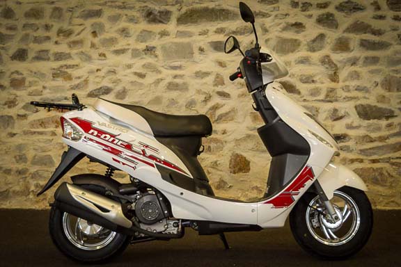 Scooter 50 Vastro R-ONE BLANC