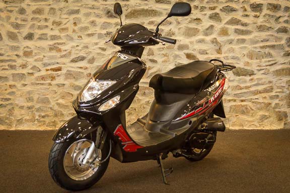 Scooter 50 Vastro R-ONE