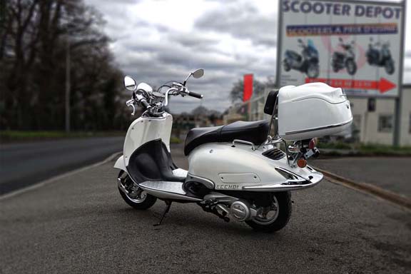 Scooter 125 Eccho La Choupette White Series -EFI