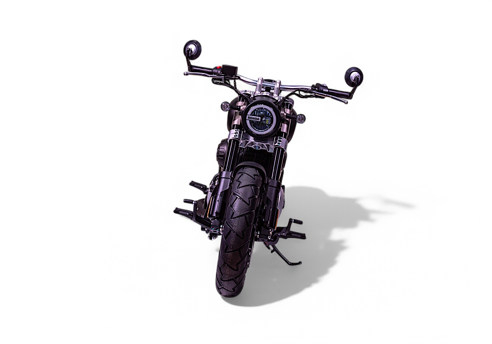 Vue 360° Moto 125cc BENDA AVENGERS noir mat